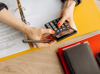 Koszty a Zakres Usług: Jakie Czynniki Wpływają na Ostateczną Cenę Biura Rachunkowego?